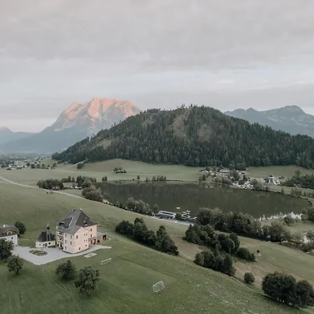 Puttererseehof Guest house